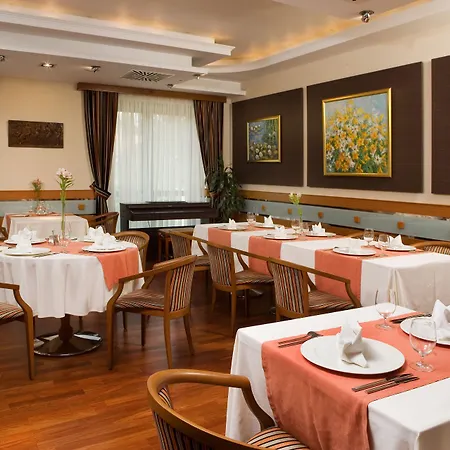 Kalvaria Superior 4* Győr