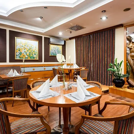 卡瓦利亚高级酒店 酒店 4*